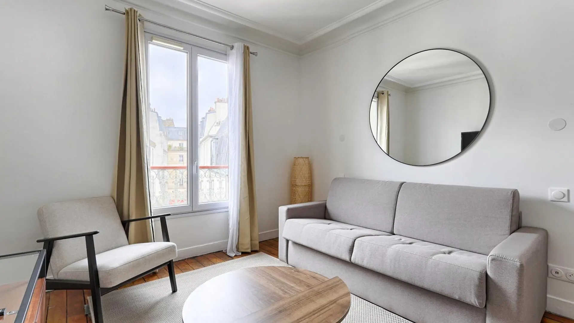 Montmartre Seveste II Magnifique Appartement 2Br Paris 0*,