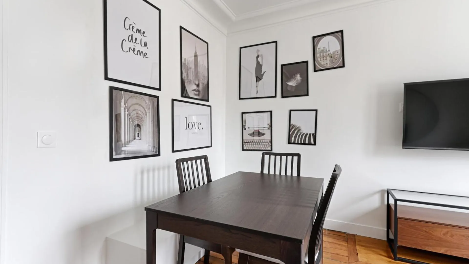 Montmartre Seveste II Magnifique Appartement 2Br Paris 0*,  France