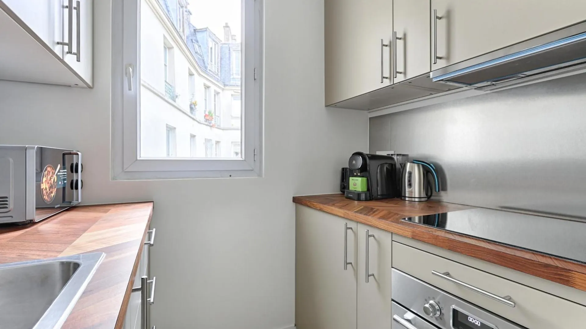 Montmartre Seveste II Magnifique Appartement 2Br Parijs