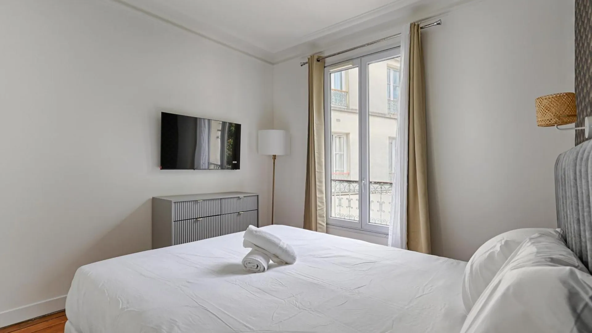 Montmartre Seveste II Magnifique Appartement 2Br Parijs