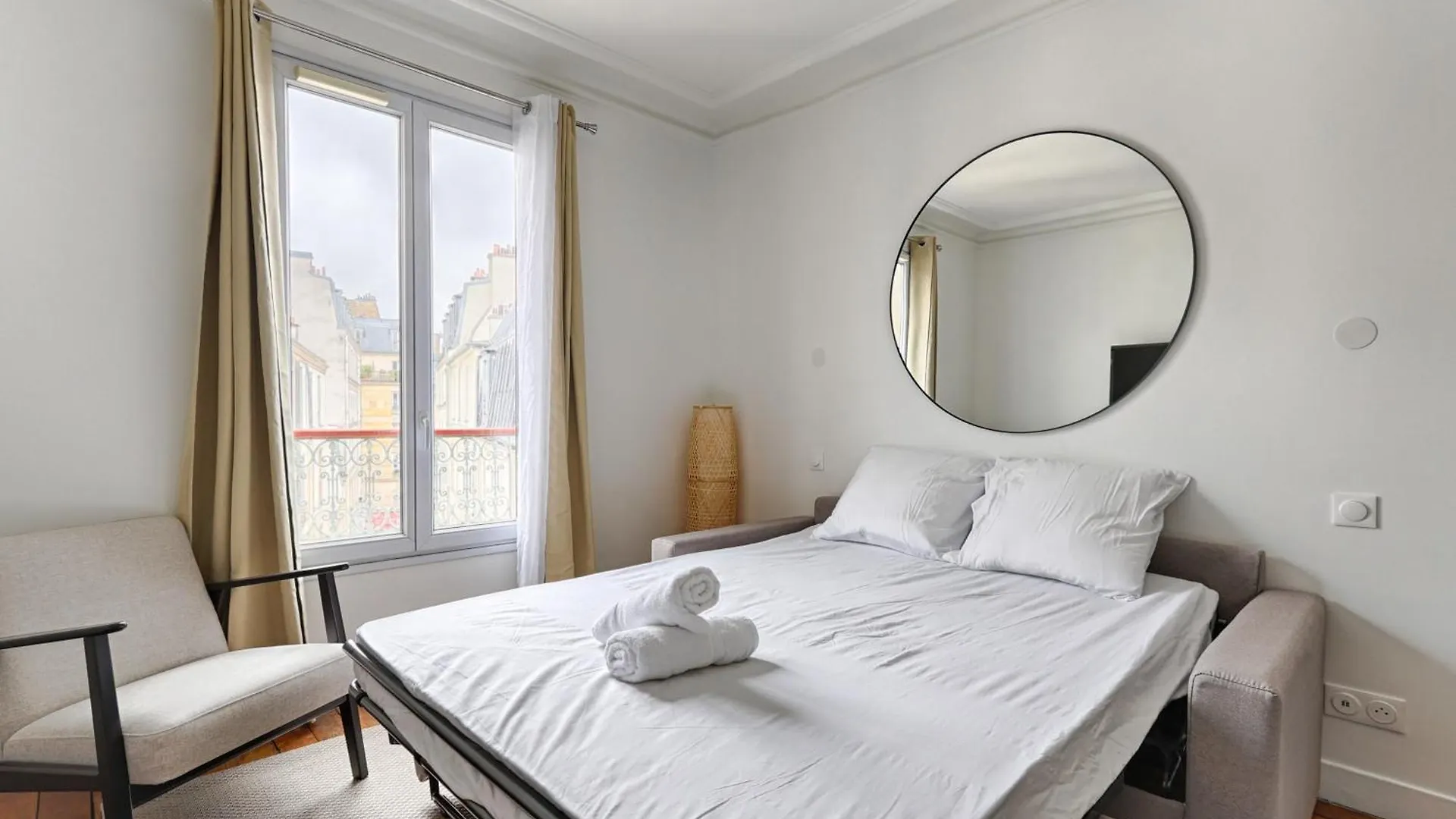 Montmartre Seveste II Magnifique Appartement 2Br Parijs